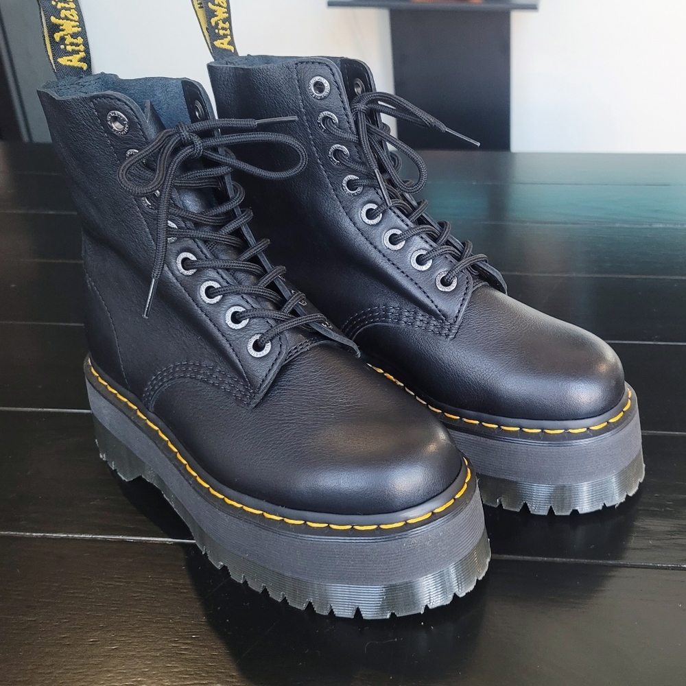Dr. Martens Women's 1460 Black Pascal Max Platform Combat Boots Size US 8